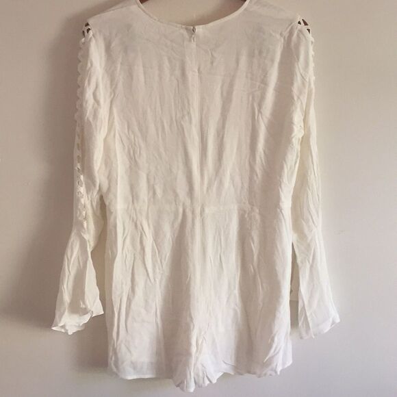 ‎Lucca couture Cross Front Detail Longsleeve Romper - Picture 4 of 4